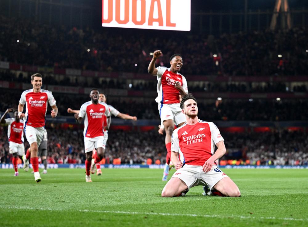 一个是足球 一个是足球